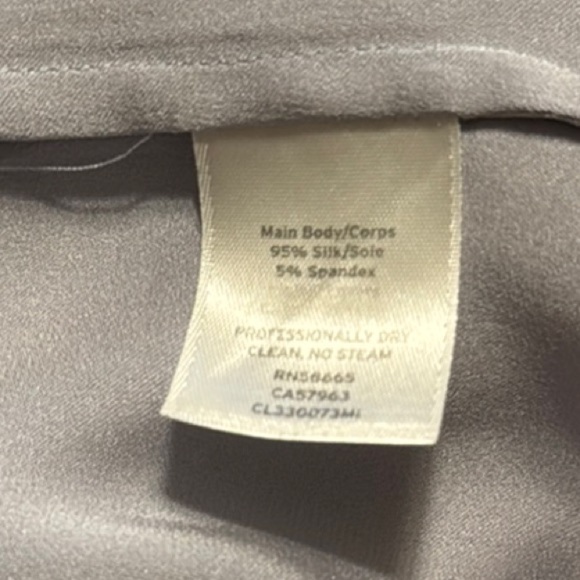 Elegant Lilac Sleeveless Top - Picture 7 of 7